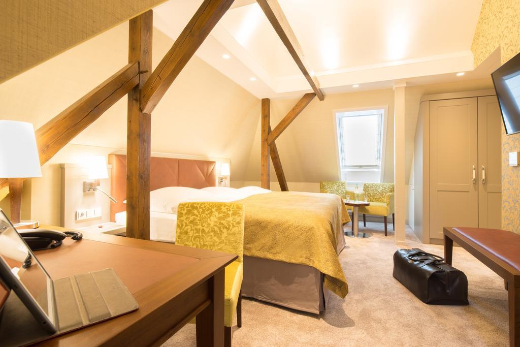 Parkhotel Gueldene Berge Weißenfels 部屋 写真