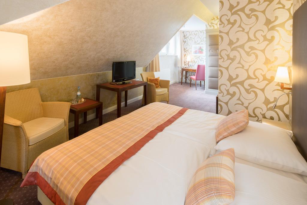 Parkhotel Gueldene Berge Weißenfels エクステリア 写真