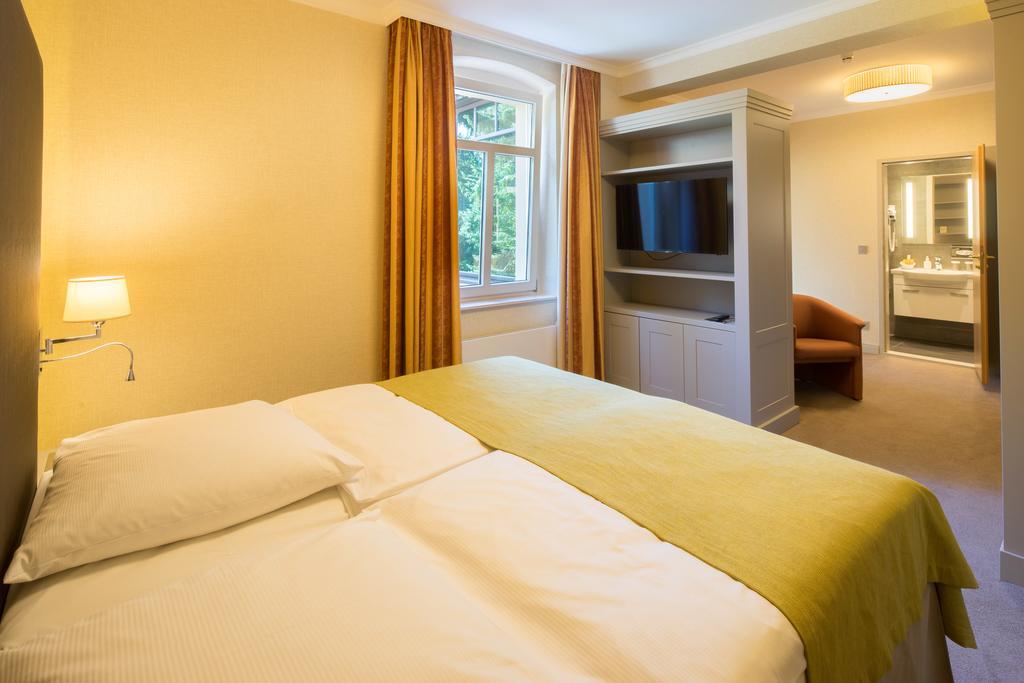 Parkhotel Gueldene Berge Weißenfels エクステリア 写真